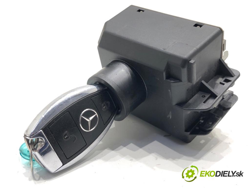 MERCEDES-BENZ W176 liftback 2012 90 kW A 180 (176.042) 1595 spinačka A2469059300 (Spínacia skrinka)