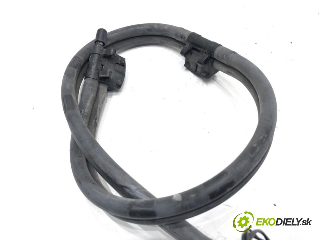 MERCEDES-BENZ W176 liftback 2012 90 kW A 180 (176.042) 1595 ostrekovač ostrekovačov