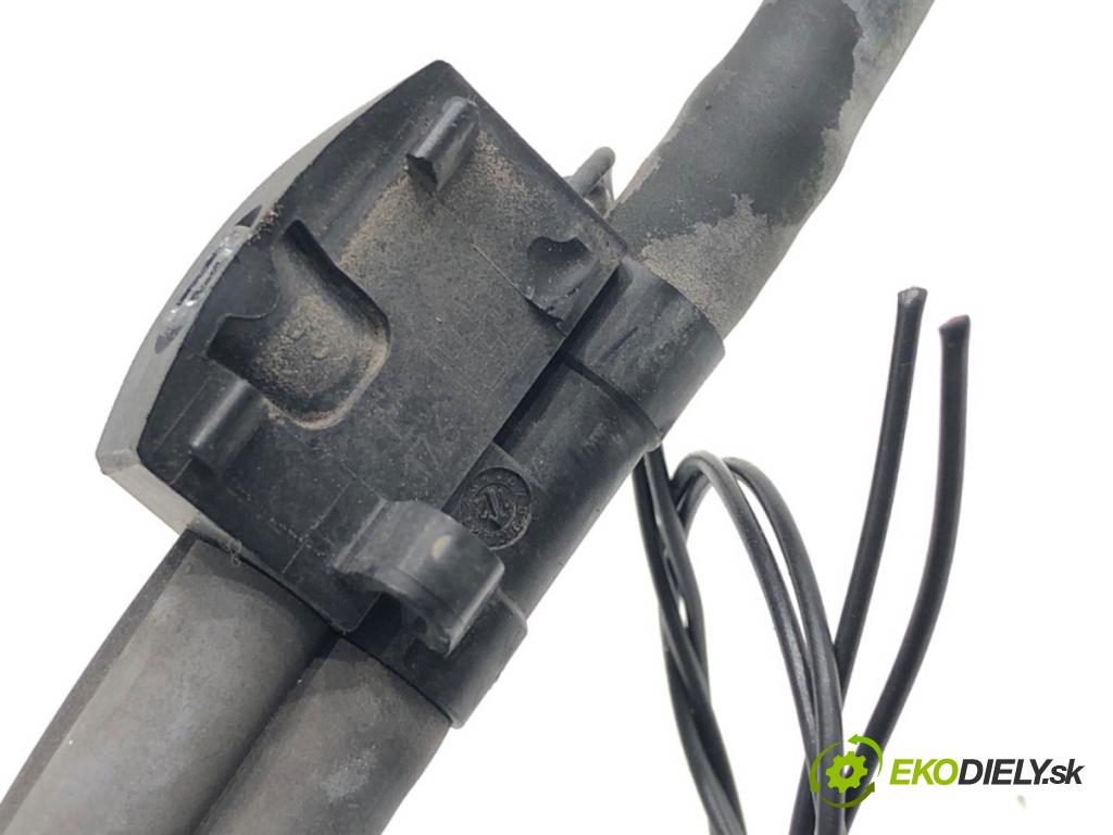 MERCEDES-BENZ W176 liftback 2012 90 kW A 180 (176.042) 1595 ostrekovač ostrekovačov