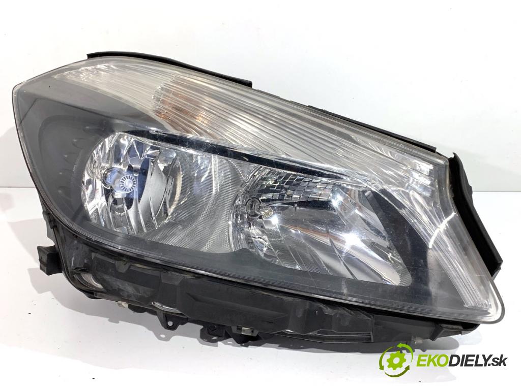 MERCEDES-BENZ W176 liftback 2012 90 kW A 180 (176.042) 1595 světlomet pravý přední část A1768203961