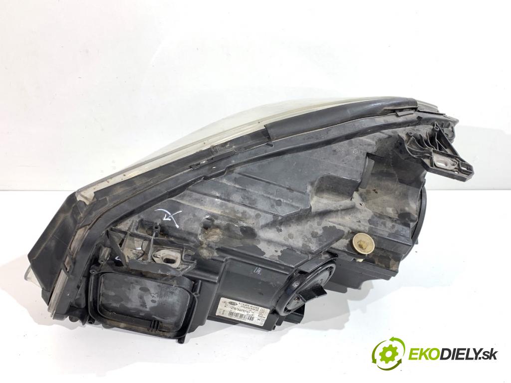 MERCEDES-BENZ W176 liftback 2012 90 kW A 180 (176.042) 1595 světlomet pravý přední část A1768203961