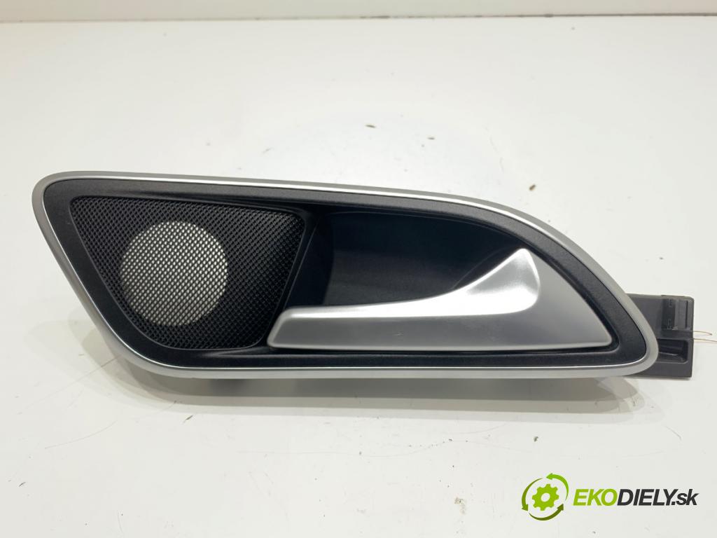 MERCEDES-BENZ W176 liftback 2012 90 kW A 180 (176.042) 1595 klika vnitřní pravý zadní část A2467600