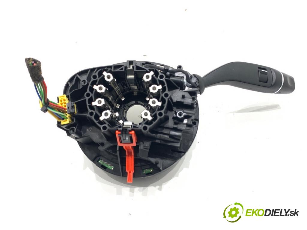 MERCEDES-BENZ W176 liftback 2012 90 kW A 180 (176.042) 1595 Prepínač kombinovaný  (Prepínacie páčky pod volantom)