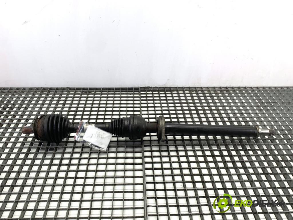 MERCEDES-BENZ W176 liftback 2012 90 kW A 180 (176.042) 1595 Poloos pravy predný A2463303000