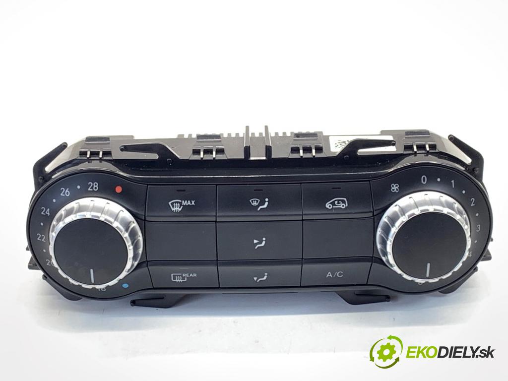 MERCEDES-BENZ W176 liftback 2012 90 kW A 180 (176.042) 1595 Panel ovládania kúrenia 2469004405 (Prepínacie páčky pod volantom)