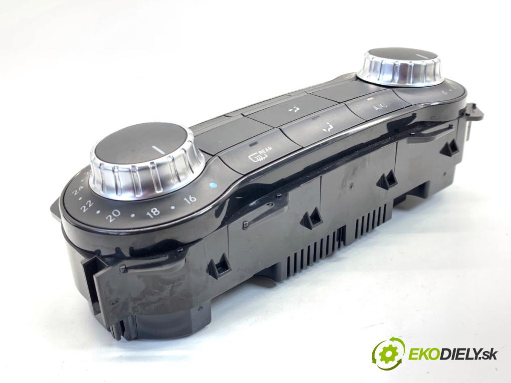 MERCEDES-BENZ W176 liftback 2012 90 kW A 180 (176.042) 1595 Panel ovládania kúrenia 2469004405 (Prepínacie páčky pod volantom)