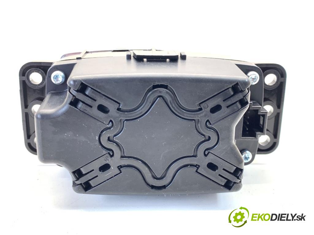 MERCEDES-BENZ W176 liftback 2012 90 kW A 180 (176.042) 1595 Panel ovládania radia 2469009802 (Prepínacie páčky pod volantom)