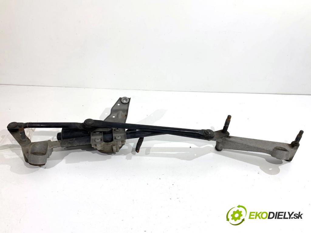 MERCEDES-BENZ W176 liftback 2012 90 kW A 180 (176.042) 1595 Mechanizmus stieračov predný A1769061800 (Motorček stieračov predný)