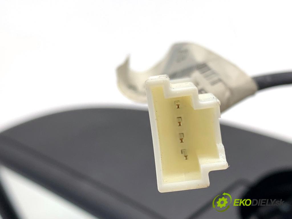 MERCEDES-BENZ W176 liftback 2012 90 kW A 180 (176.042) 1595 zpětné zrcátko vnitřní  (Vnitřní zpětné zrcátko)