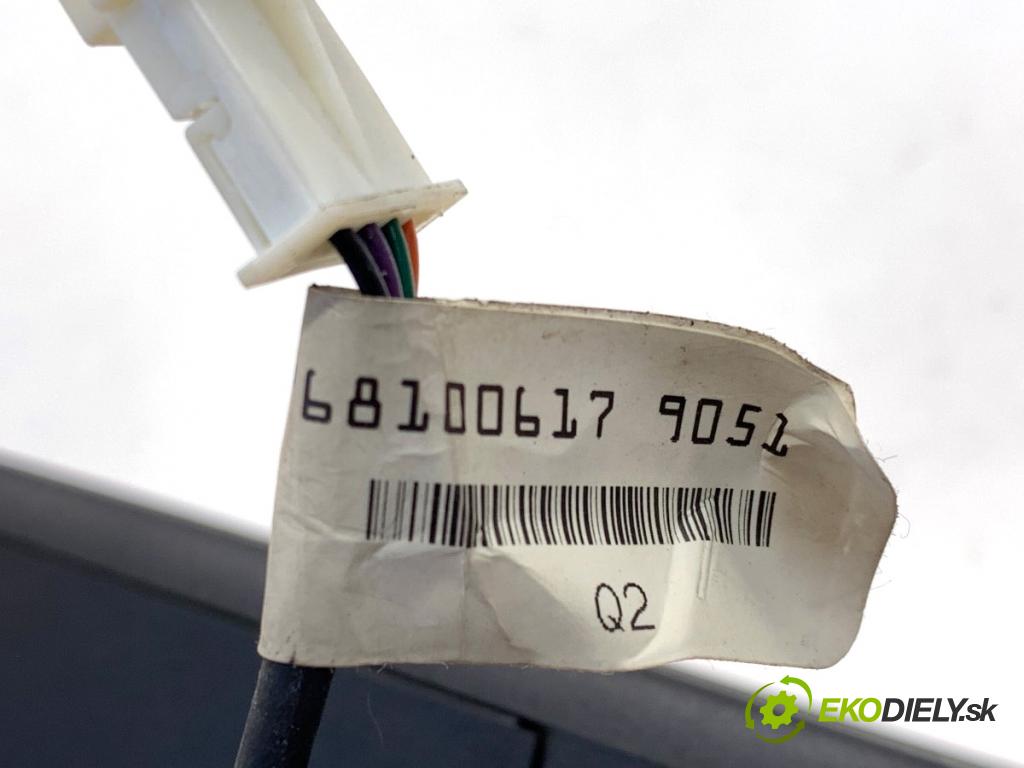 MERCEDES-BENZ W176 liftback 2012 90 kW A 180 (176.042) 1595 zpětné zrcátko vnitřní  (Vnitřní zpětné zrcátko)