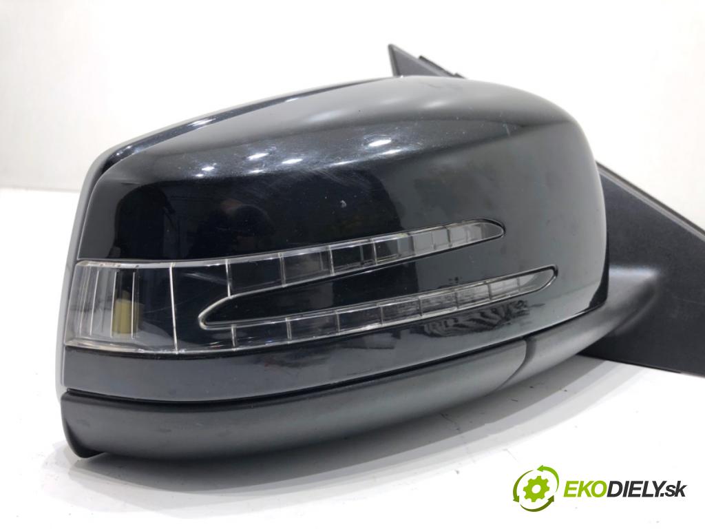 MERCEDES-BENZ W176 liftback 2012 90 kW A 180 (176.042) 1595 Spätné zrkadlo pravy