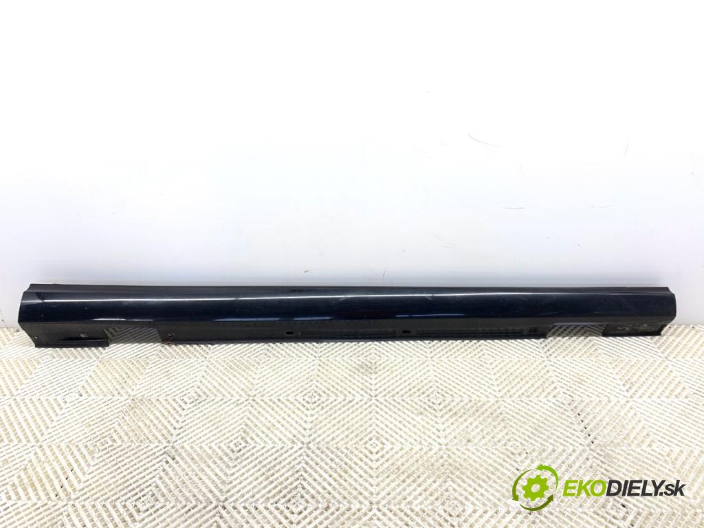 MERCEDES-BENZ W176 liftback 2012 90 kW A 180 (176.042) 1595 lišta prahová pravý A2466900340