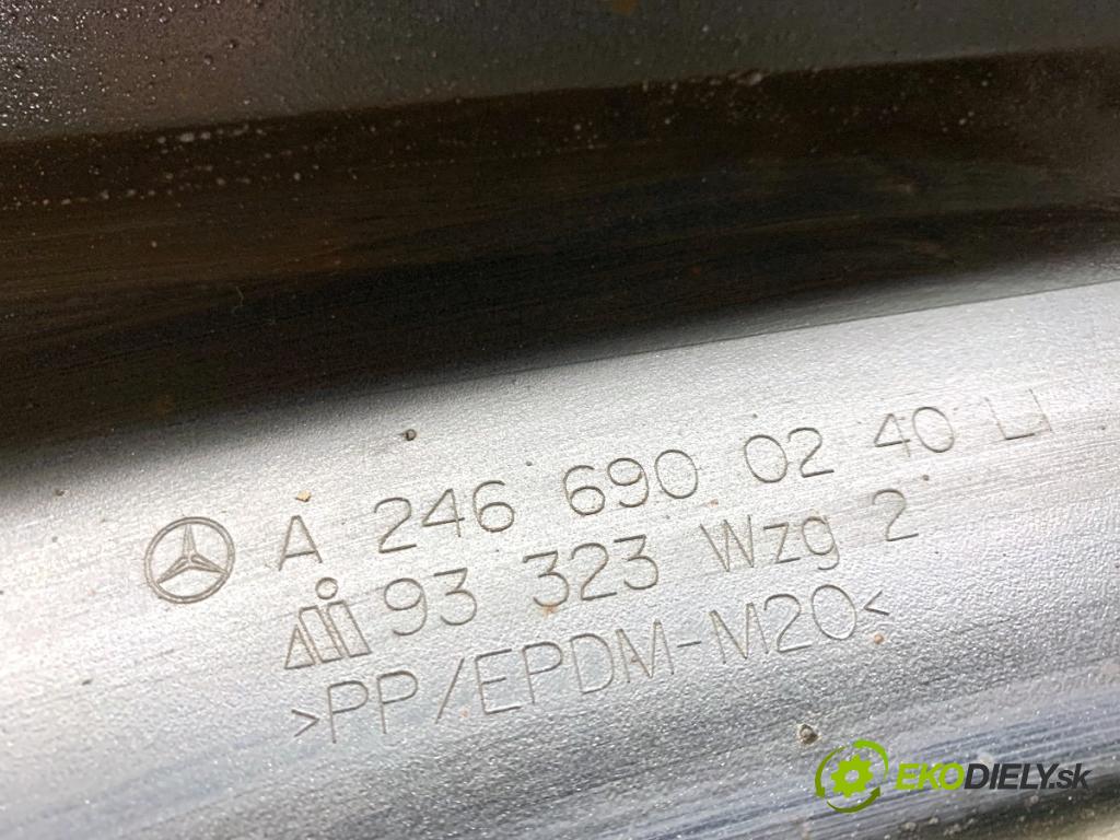 MERCEDES-BENZ W176 liftback 2012 90 kW A 180 (176.042) 1595 lišta prahová levý A2466900240