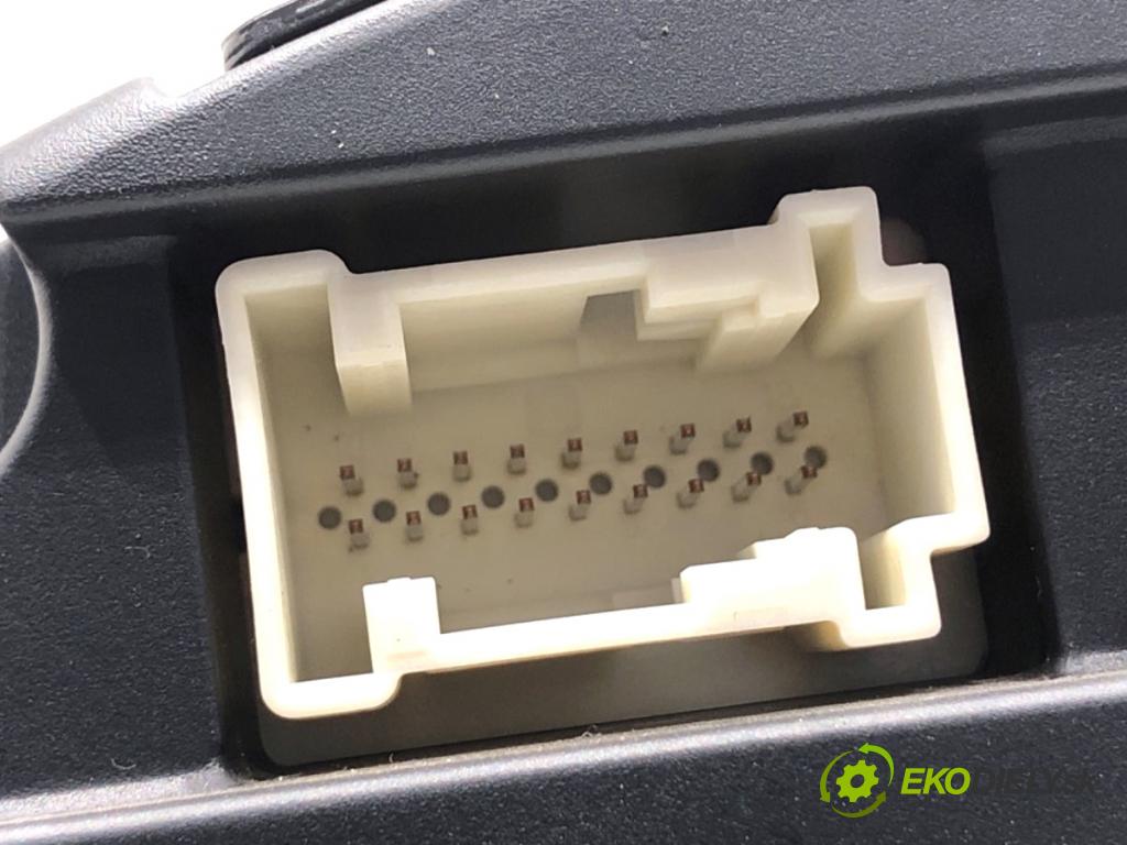 MERCEDES-BENZ W176 liftback 2012 90 kW A 180 (176.042) 1595 Prístrojovka A1769007300 (Prístrojová doska)