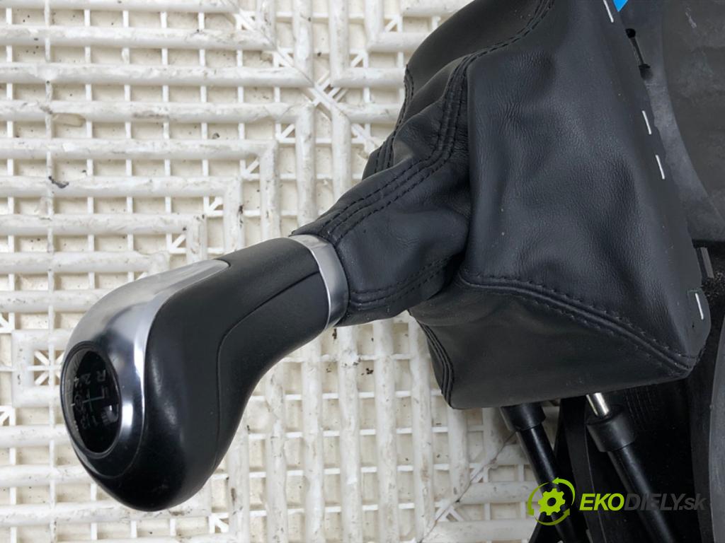 MERCEDES-BENZ W176 liftback 2012 90 kW A 180 (176.042) 1595 Kulisa A1763600209 (Rýchlostná páka (kulisa))