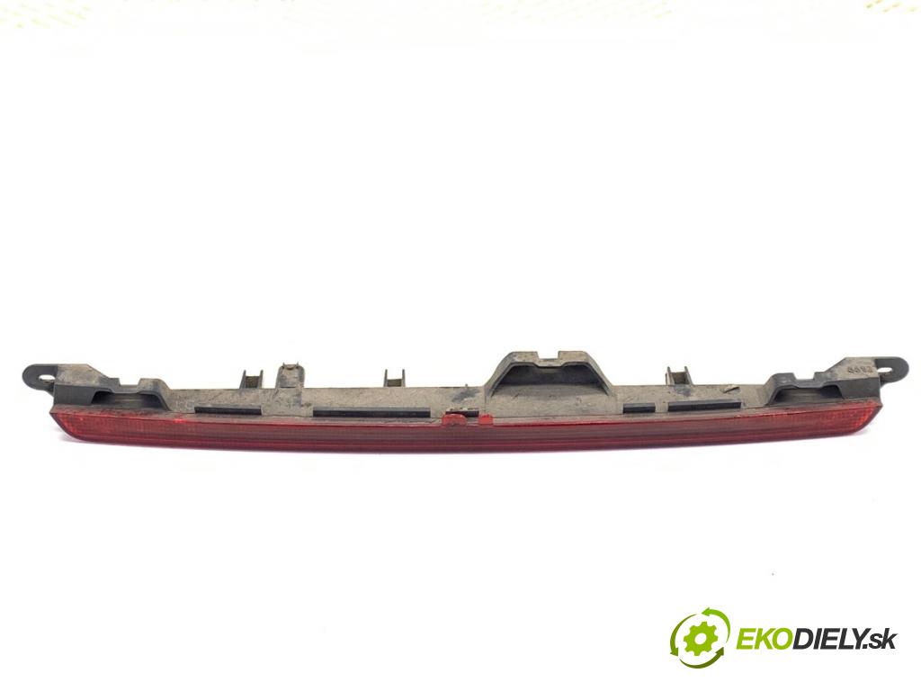 MERCEDES-BENZ W176 liftback 2012 90 kW A 180 (176.042) 1595 světlo brzdových světel A1769061700