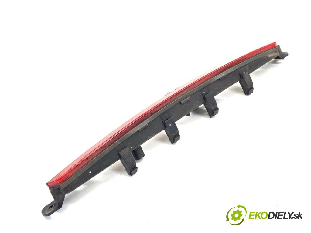 MERCEDES-BENZ W176 liftback 2012 90 kW A 180 (176.042) 1595 světlo brzdových světel A1769061700