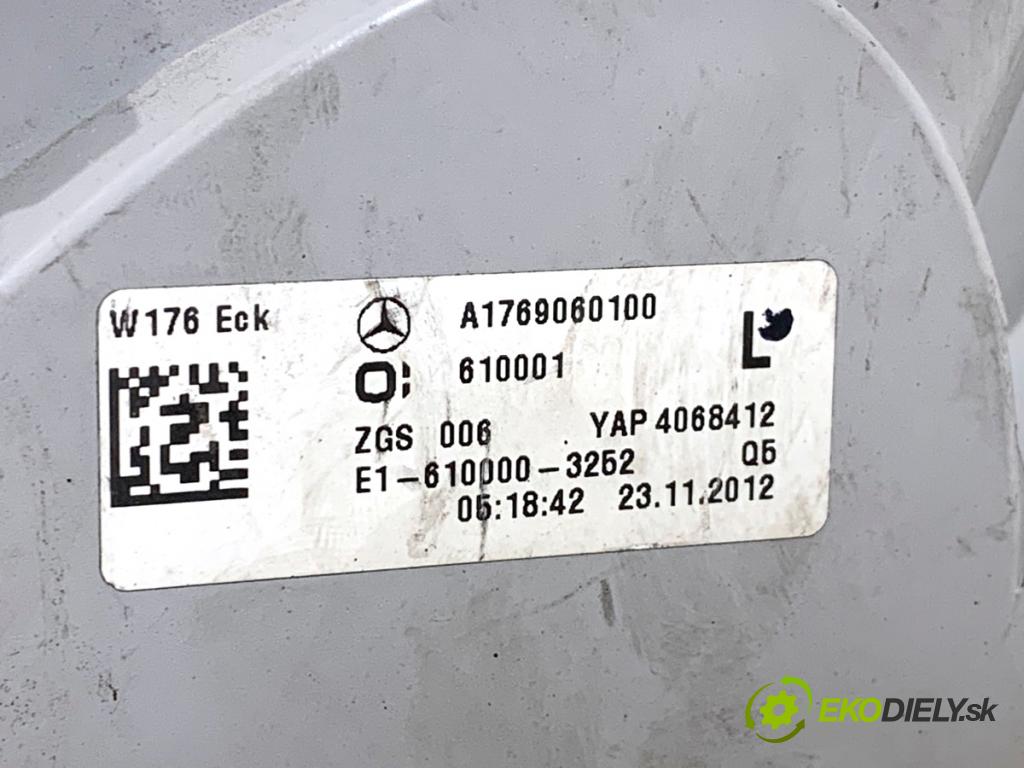 MERCEDES-BENZ W176 liftback 2012 90 kW A 180 (176.042) 1595 světlo levý zadní část A1769060100