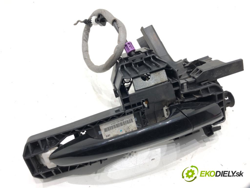 MERCEDES-BENZ W176 liftback 2012 90 kW A 180 (176.042) 1595 klika vnejší pravý přední část A2047601800