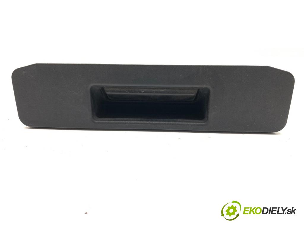 MERCEDES-BENZ W176 liftback 2012 90 kW A 180 (176.042) 1595 klika dveří zadní část A1667500493