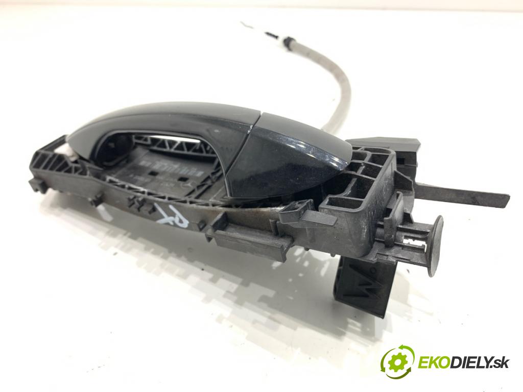 MERCEDES-BENZ W176 liftback 2012 90 kW A 180 (176.042) 1595 klika vnejší pravý zadní část A2047601634