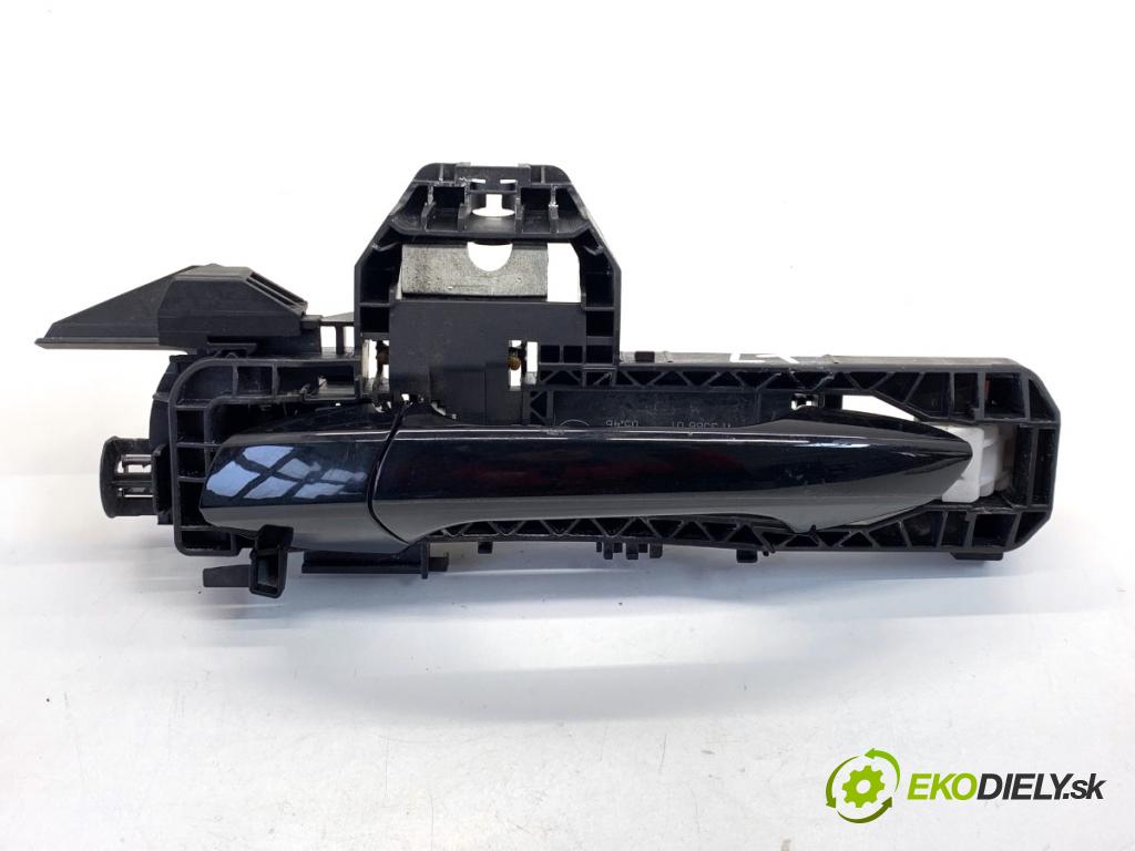 MERCEDES-BENZ W176 liftback 2012 90 kW A 180 (176.042) 1595 klika vnejší levý zadní část A2047602134