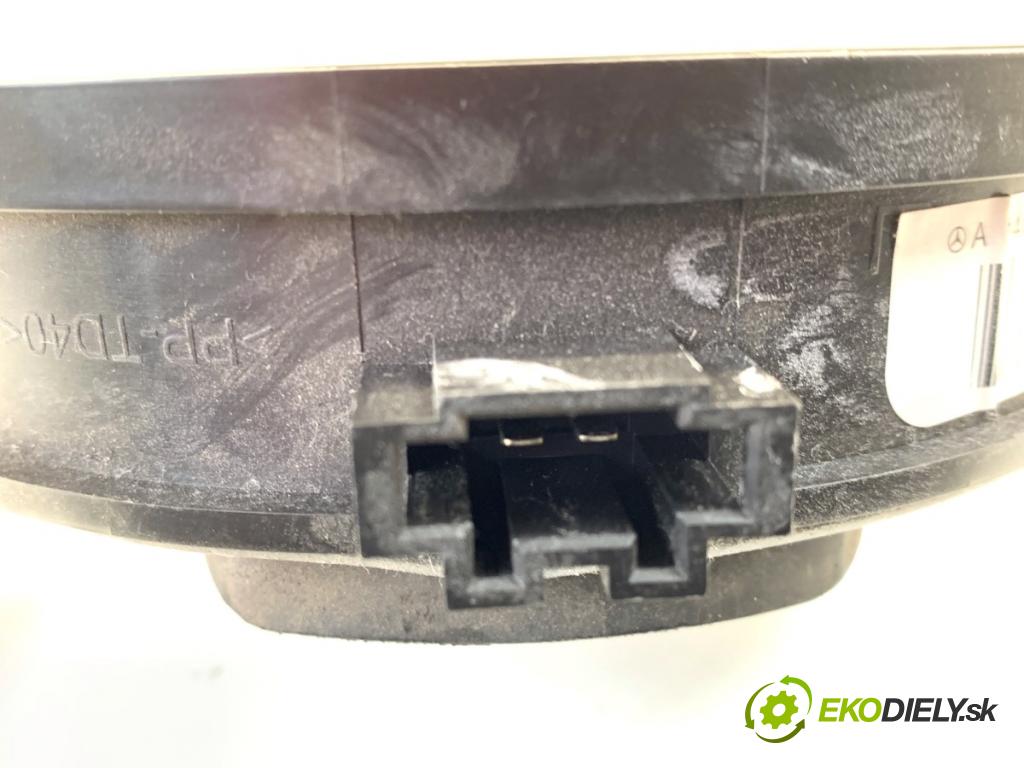 MERCEDES-BENZ W176 liftback 2012 90 kW A 180 (176.042) 1595 reproduktory A2468200602