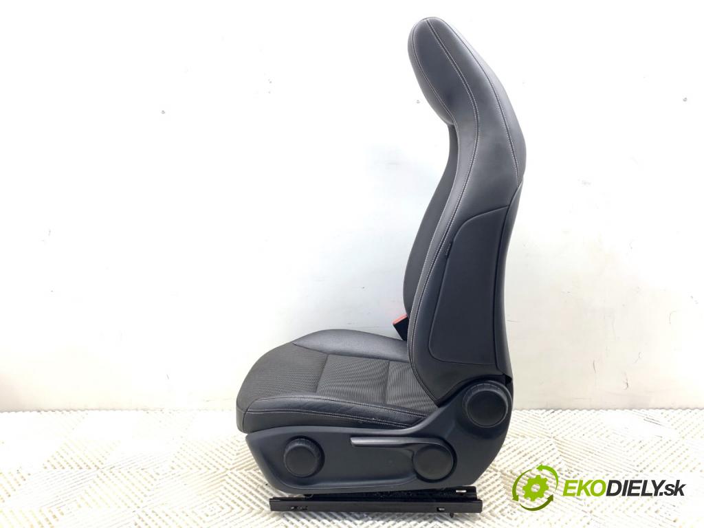 MERCEDES-BENZ W176 liftback 2012 90 kW A 180 (176.042) 1595 sedadlo levý přední část