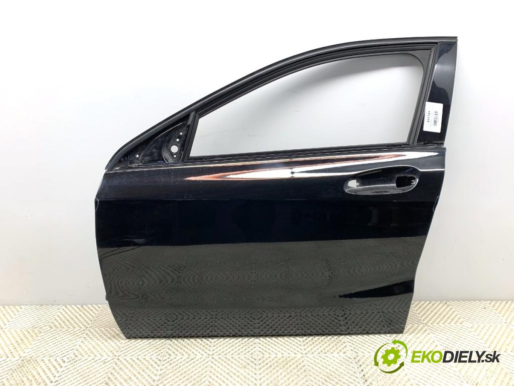 MERCEDES-BENZ W176 liftback 2012 90 kW A 180 (176.042) 1595 dveře levý přední část 