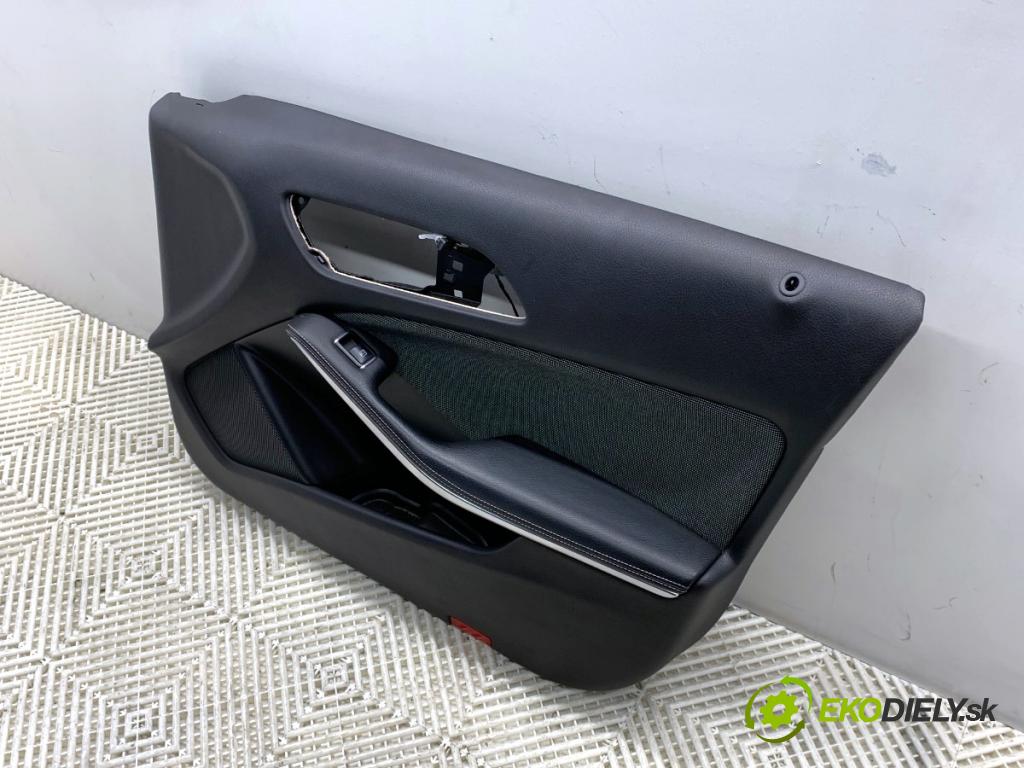 MERCEDES-BENZ W176 liftback 2012 90 kW A 180 (176.042) 1595 ča dveře pravý přední část