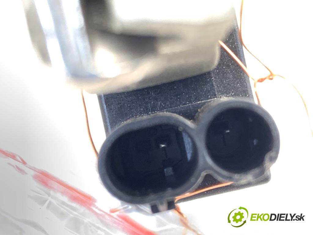 MERCEDES-BENZ W176 liftback 2012 90 kW A 180 (176.042) 1595 svorka MINUS A1665420018