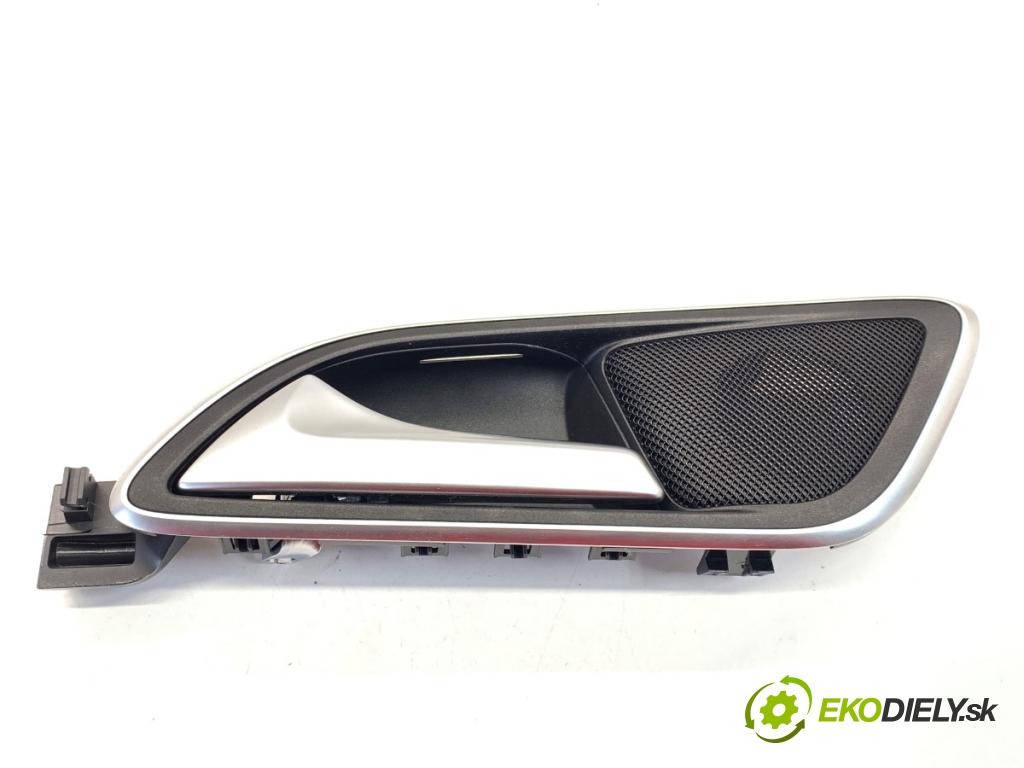 MERCEDES-BENZ W176 liftback 2012 90 kW A 180 (176.042) 1595 klika vnitřní levý zadní část A2467600