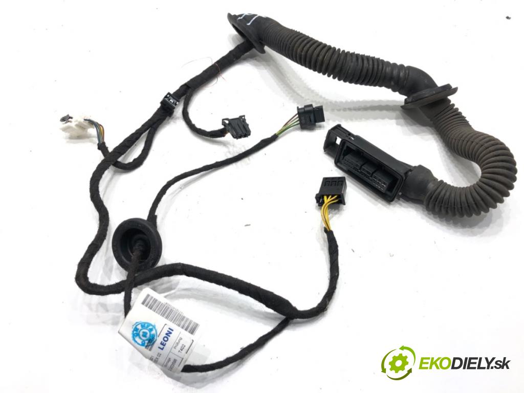 MERCEDES-BENZ W176 liftback 2012 90 kW A 180 (176.042) 1595 káblovačka dveře zadní část pravý A1765405908