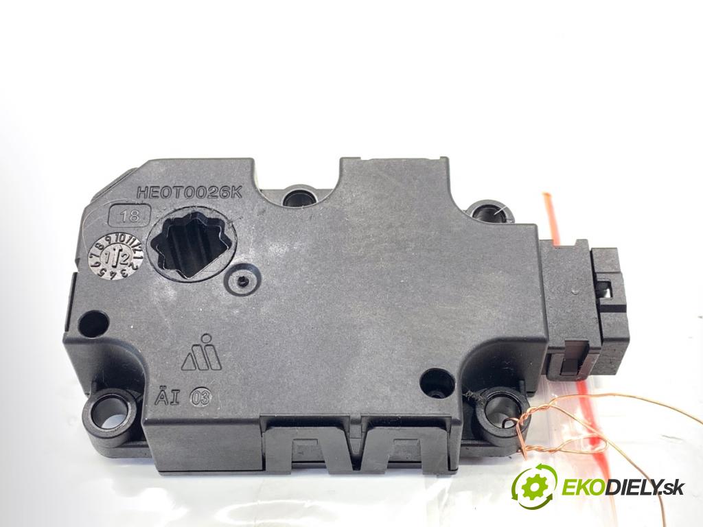MERCEDES-BENZ W176 liftback 2012 90 kW A 180 (176.042) 1595 motor topení CZ113930-0856