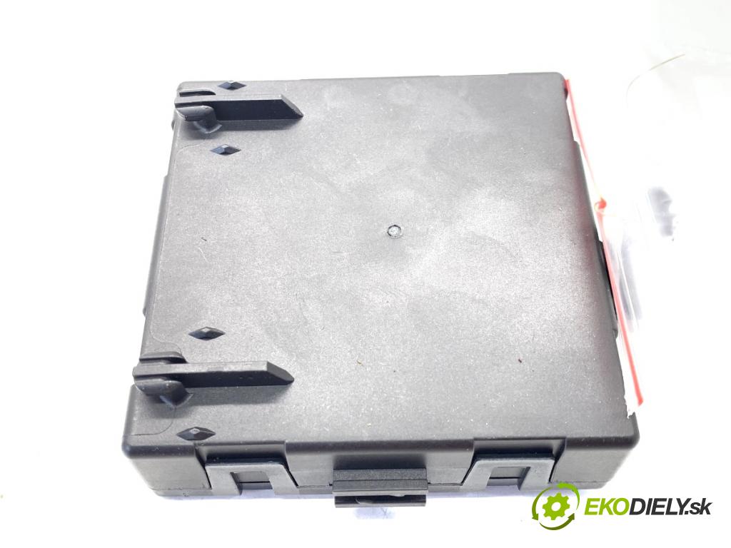 MERCEDES-BENZ W176 liftback 2012 90 kW A 180 (176.042) 1595 modul dveře přední část pravý A1669006005