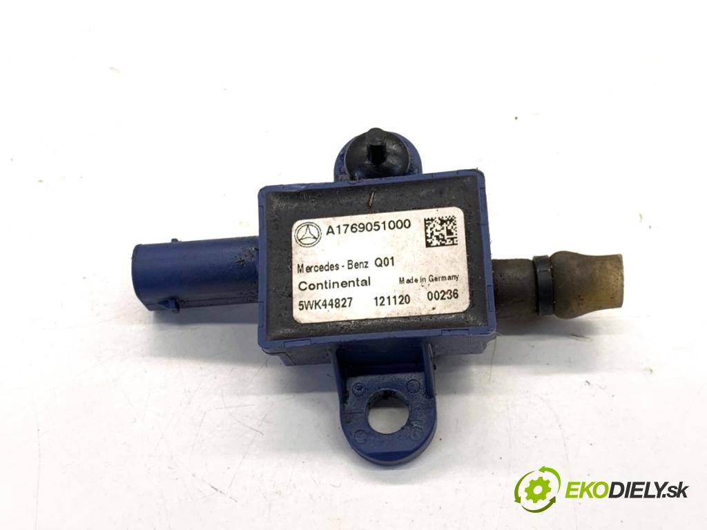 MERCEDES-BENZ W176 liftback 2012 90 kW A 180 (176.042) 1595 snímač nárazu OCHRANA Chodci A1769051000