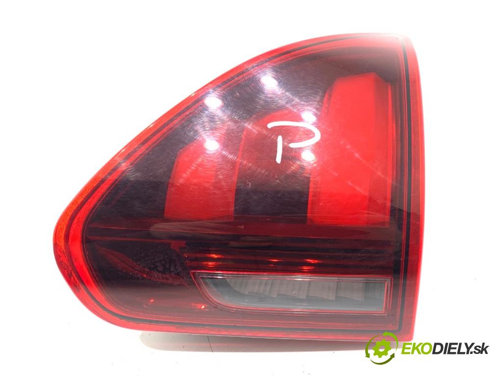 PEUGEOT 2008 I SUV 2018 81 kW 1.2 THP 110 / PureTech 110 1199 světlo zadní část pravá vnitřní 9814757280 (Klika dveří ostatní)