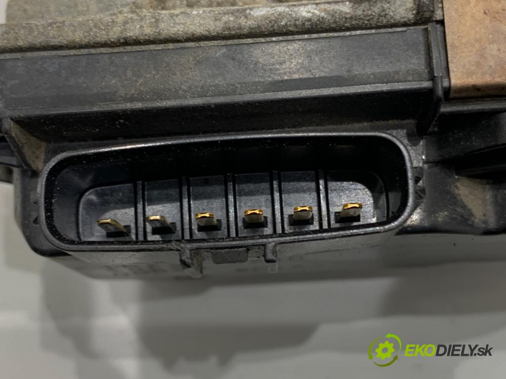 SUBARU OUTBACK III Kombi 2005 121 kW 2.5 AWD (BP9) 2457 Škrtiaca klapka 16112AA010 (Škrtiaca klapka)