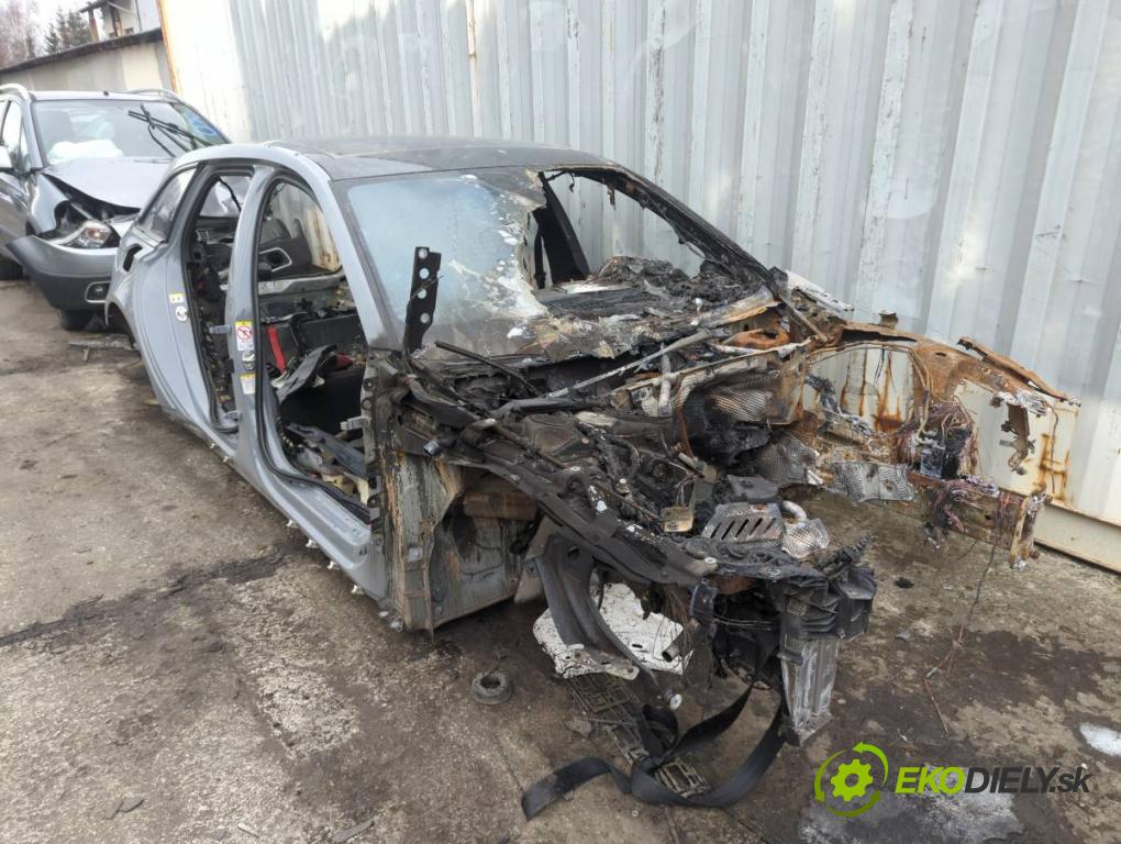 AUDI A6 C8 Kombi 2022 441 kW RS6 Mild Hybrid quattro 3996 KAROSERIA ČTVRŤÁK blatník práh střecha PODŁUŻNICA 