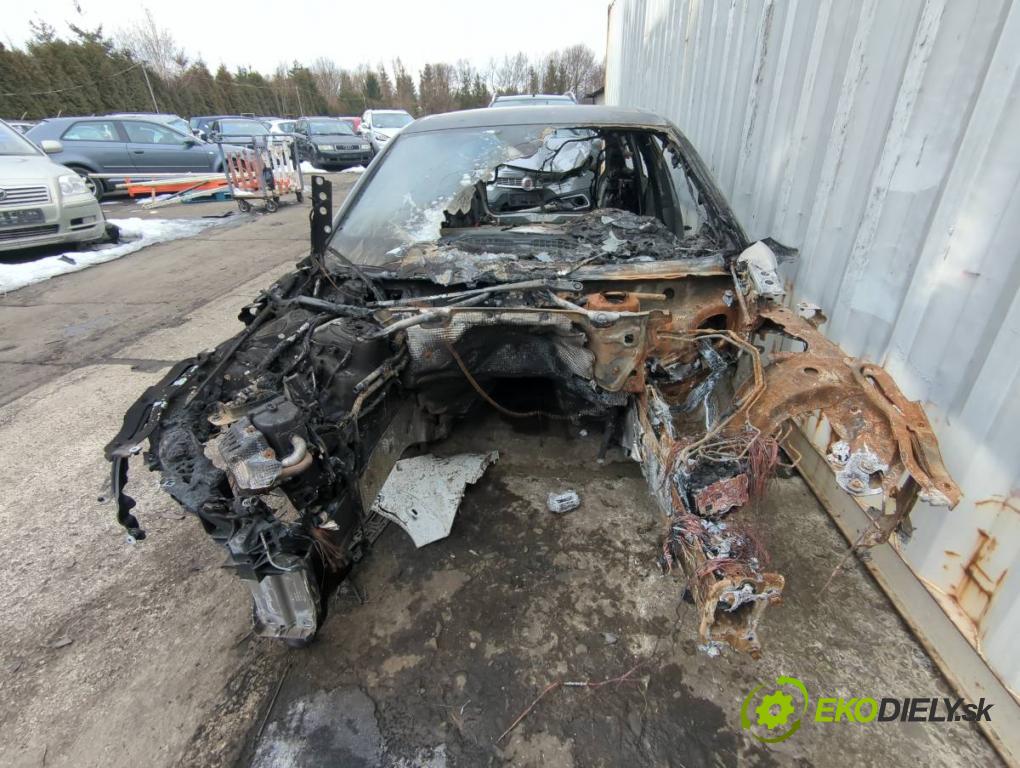 AUDI A6 C8 Kombi 2022 441 kW RS6 Mild Hybrid quattro 3996 KAROSERIA ČTVRŤÁK blatník práh střecha PODŁUŻNICA