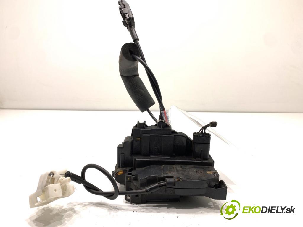 RENAULT GRAND SCENIC III nadwozie wielkoprzestrzenne (MPV) 2011 96 kW 1.4 16V (JZ0F) 1397 zámok Dvere pravy predný