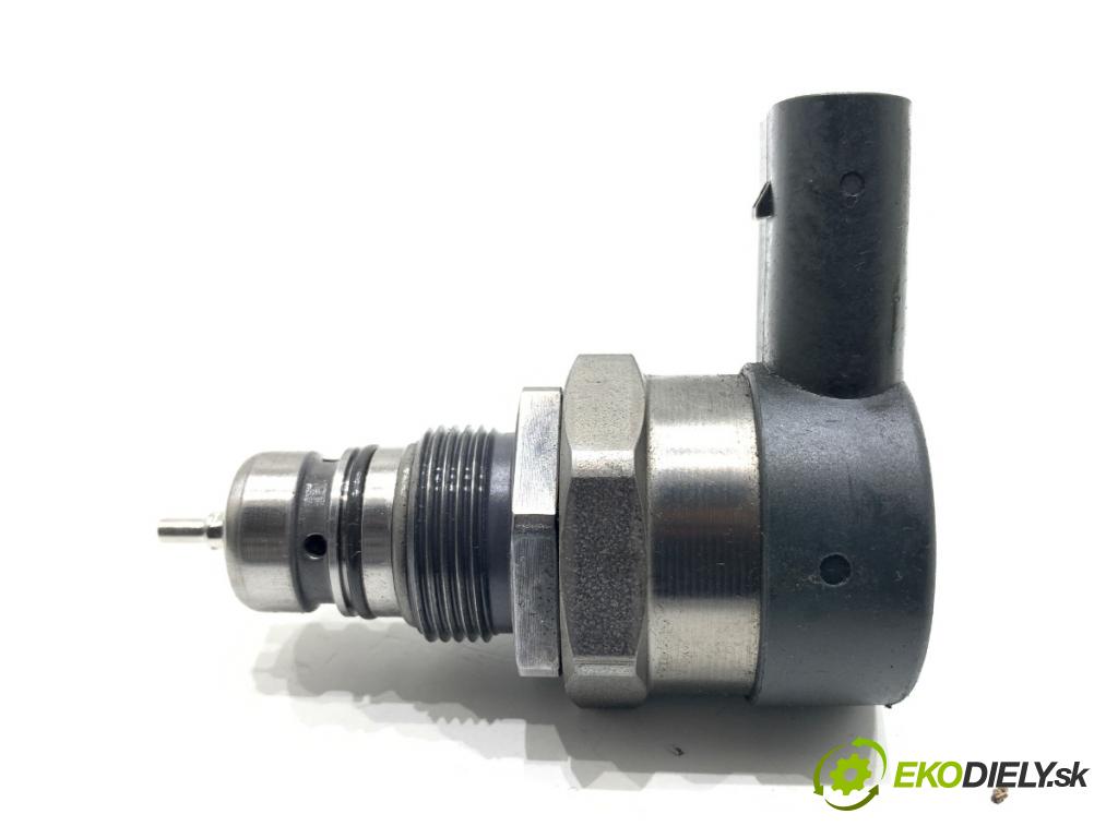 BMW F16 SUV 2014 190 kW xDrive 30 d 2993 Regulátor tlaku paliva 0281002949 (Palivový systém ostatné)