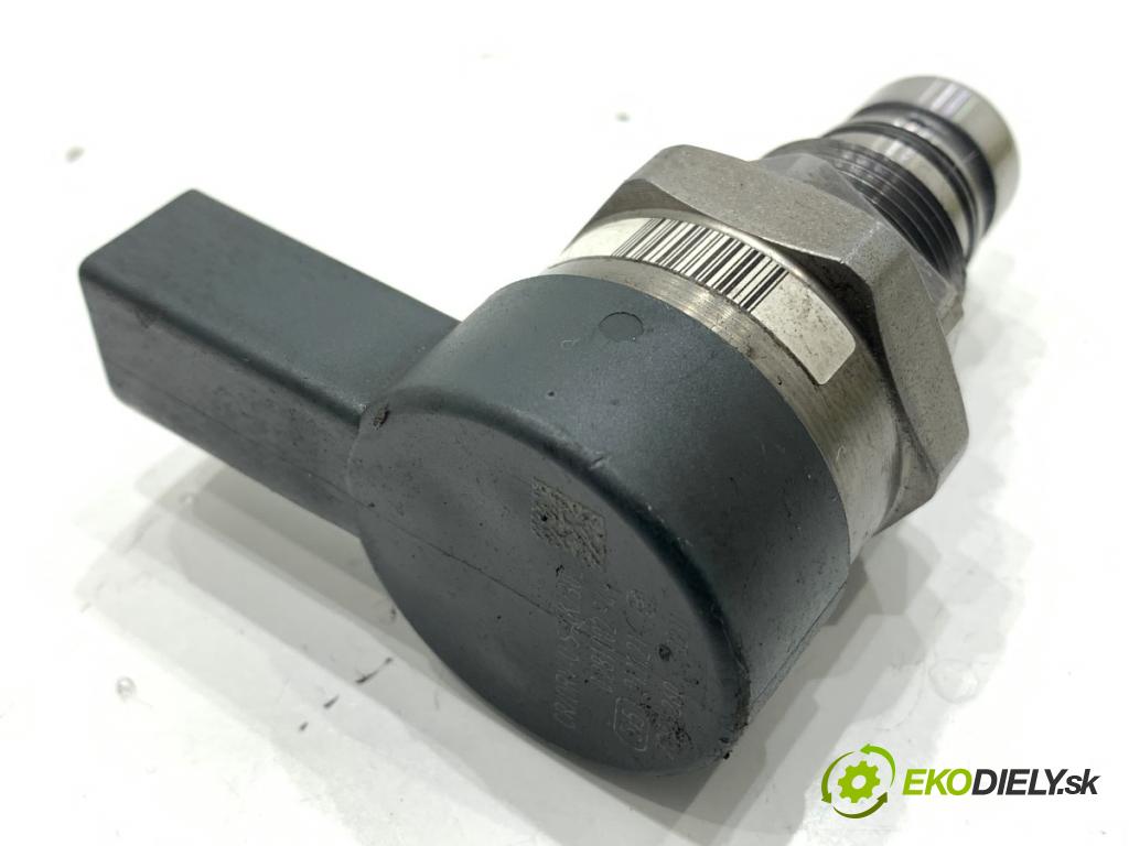 BMW F16 SUV 2014 190 kW xDrive 30 d 2993 Regulátor tlaku paliva 0281002949 (Palivový systém ostatné)