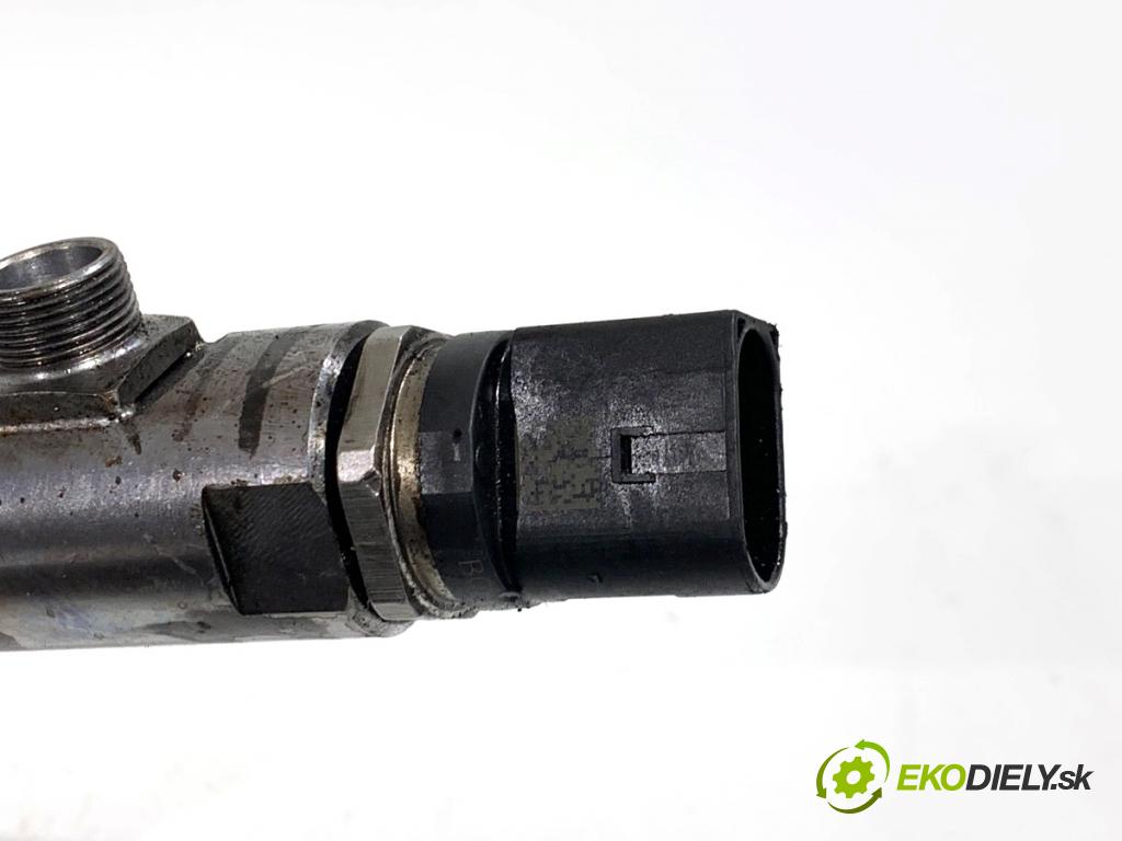 BMW F16 SUV 2014 190 kW xDrive 30 d 2993 lišta vstřikovací SENZOR 7805423