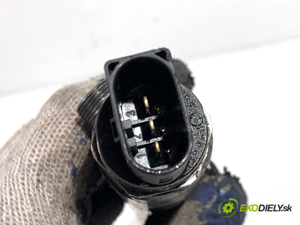 BMW F16 SUV 2014 190 kW xDrive 30 d 2993 lišta vstřikovací SENZOR 7805423