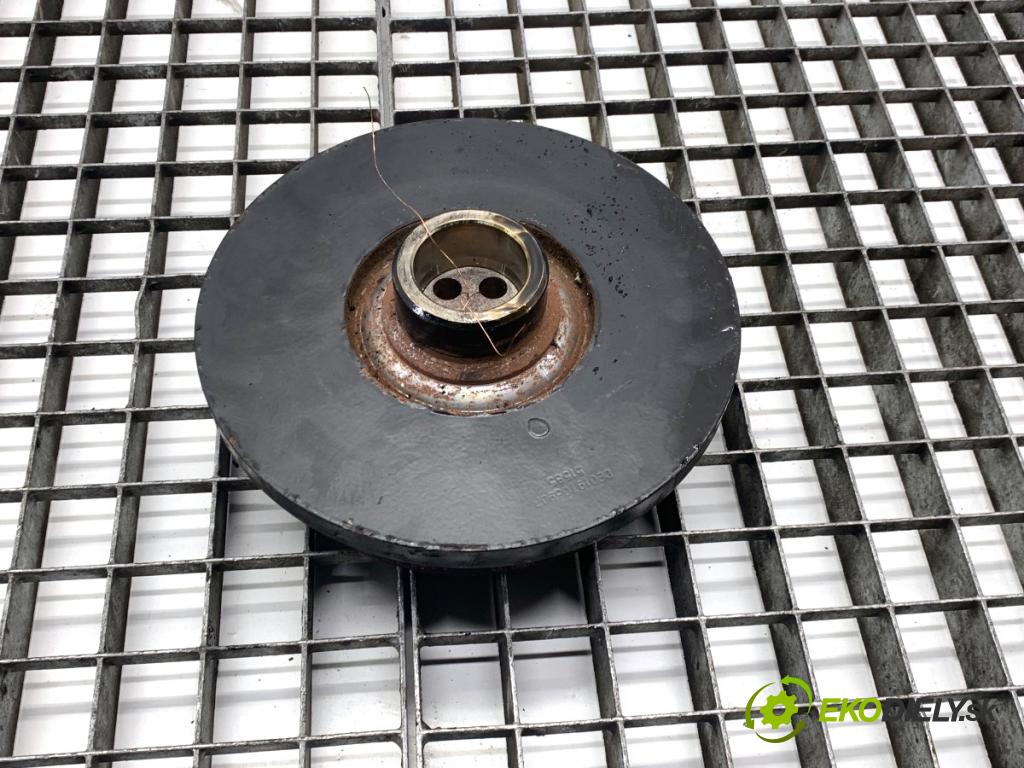 BMW F16 SUV 2014 190 kW xDrive 30 d 2993 koleso kolesová hriadeľa 139811-10 (Remenica)