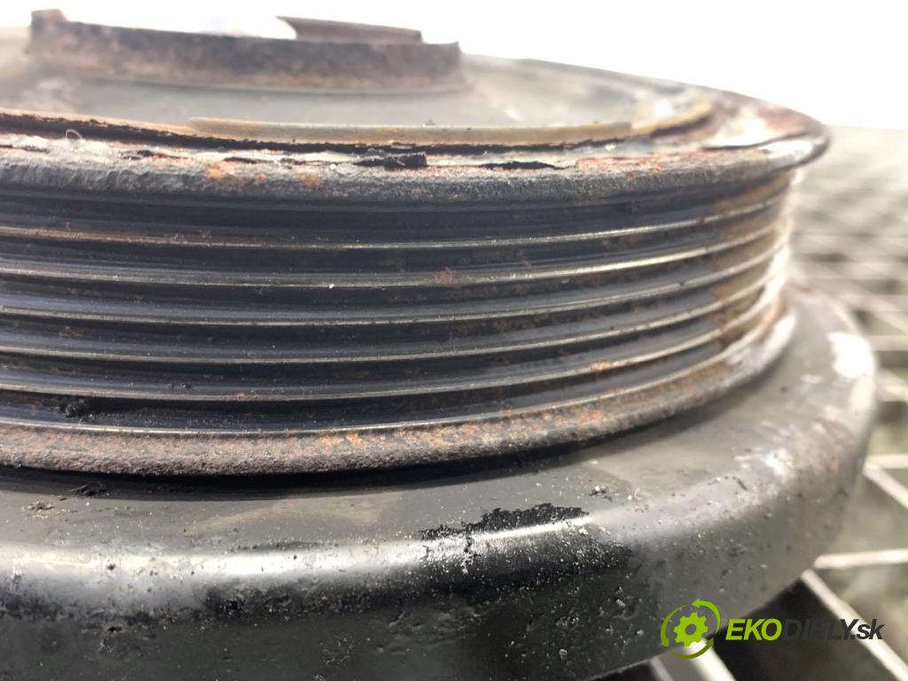 BMW F16 SUV 2014 190 kW xDrive 30 d 2993 koleso kolesová hriadeľa 139811-10 (Remenica)