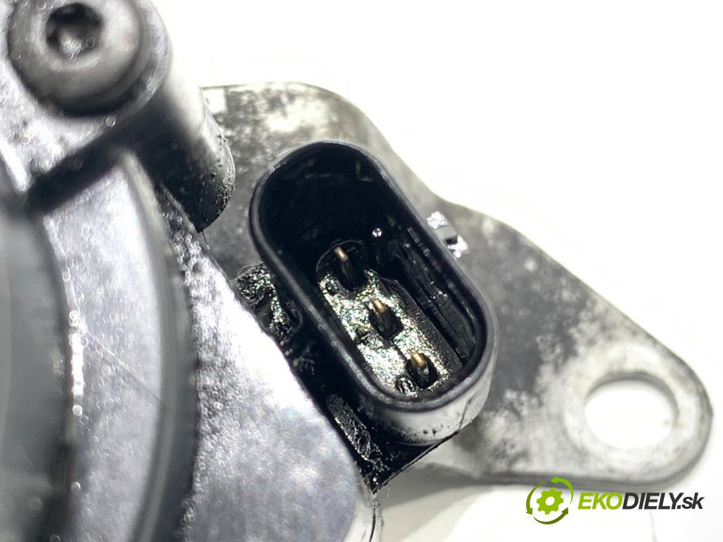 BMW F16 SUV 2014 190 kW xDrive 30 d 2993 DALŠÍ: pumpa vody 8511748 (Vodní pumpa)