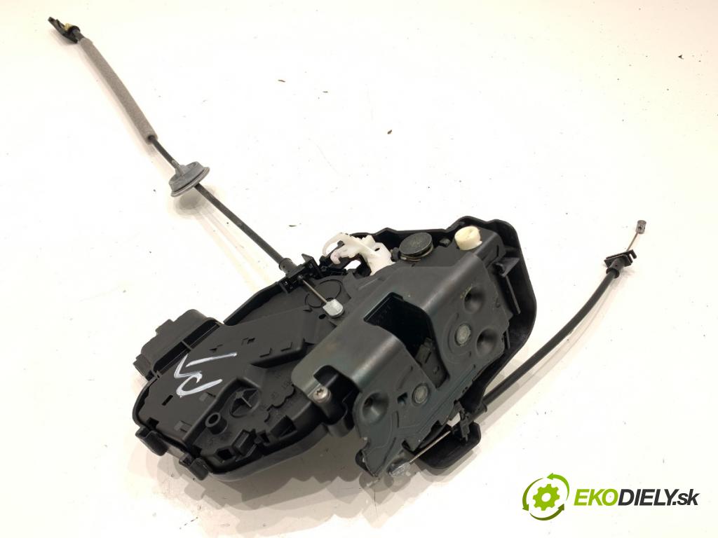 VOLVO S80 II sedan 2012 120 kW D3 / D4 1984 zámok Dvere pravy zad 31253921