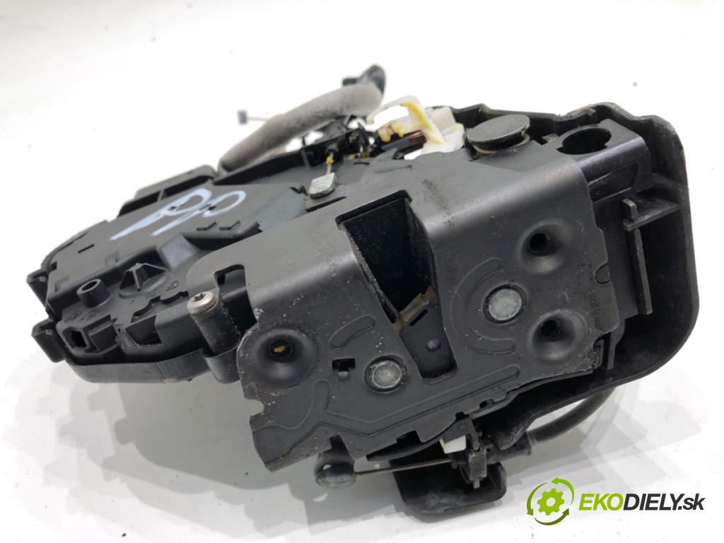 VOLVO S80 II sedan 2012 120 kW D3 / D4 1984 zámok dveře pravý přední část 31253674
